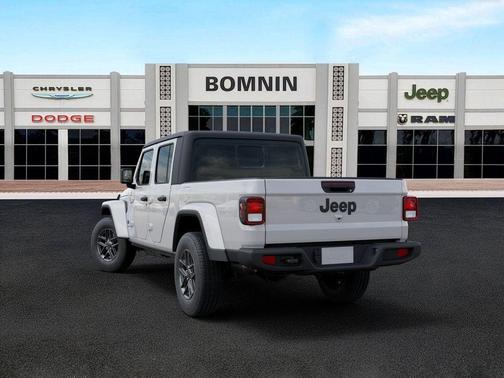 Bright White Clearcoat 2026 Jeep Gladiator Sport