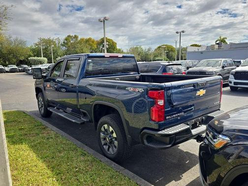 2022 Chevrolet Silverado 2500 Custom