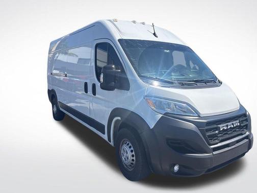 White 2024 RAM ProMaster 2500 High Roof