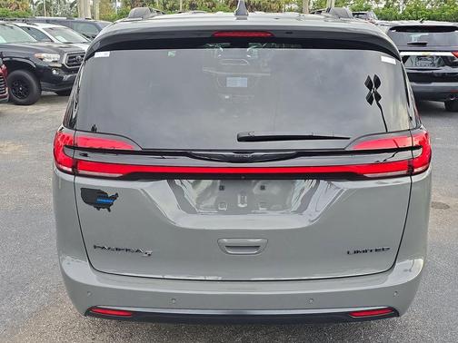 2025 Chrysler Pacifica Limited