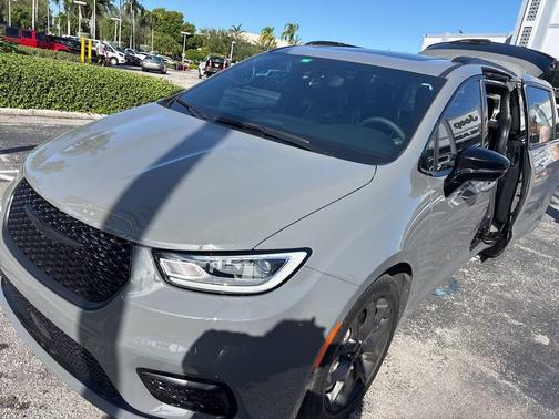 2025 Chrysler Pacifica Limited