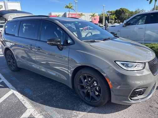 2025 Chrysler Pacifica Limited