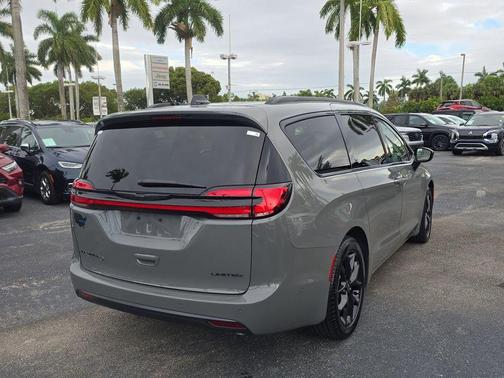 2025 Chrysler Pacifica Limited