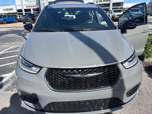 2025 Chrysler Pacifica Limited