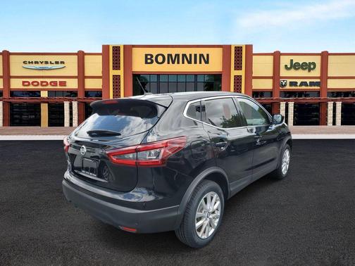 2022 Nissan Rogue Sport S