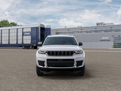 Bright White Clearcoat 2026 Jeep Grand Cherokee L Laredo