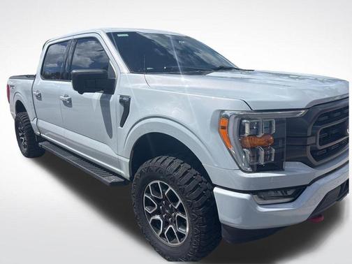 White Metallic 2022 Ford F-150 XLT