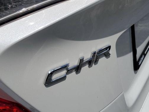 2021 Toyota C-HR LE