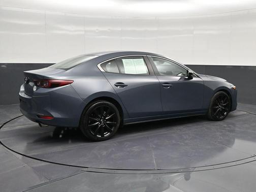 2022 Mazda Mazda3 Carbon Edition