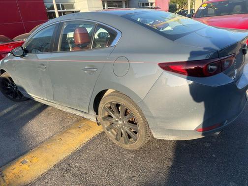 2022 Mazda Mazda3 Carbon Edition