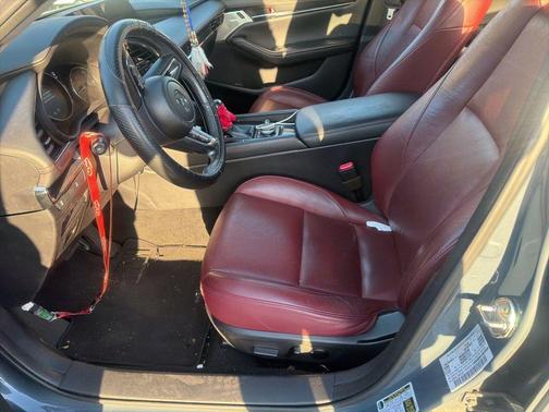 2022 Mazda Mazda3 Carbon Edition