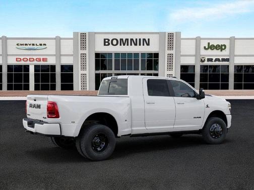 Bright White Clearcoat 2027 RAM 3500 Laramie