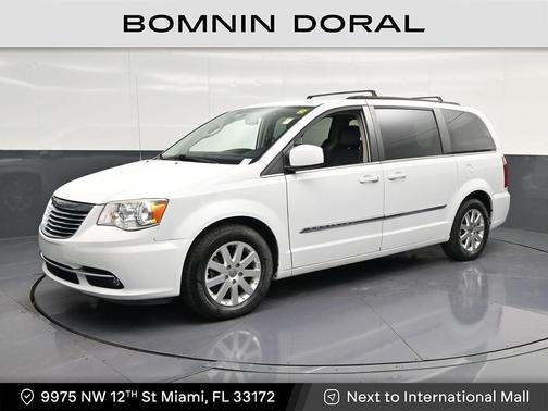 Bright White Clearcoat 2016 Chrysler Town & Country Touring