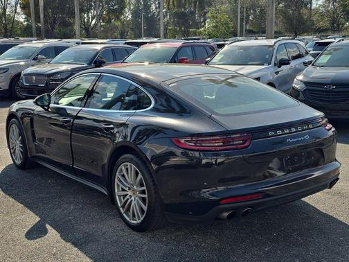 2017 Porsche Panamera 4S