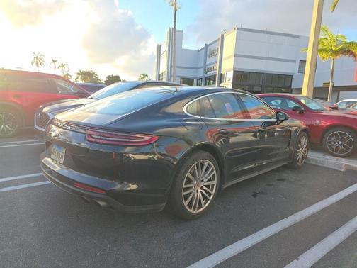 2017 Porsche Panamera 4S