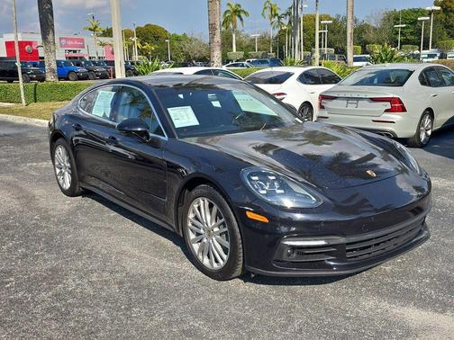 2017 Porsche Panamera 4S