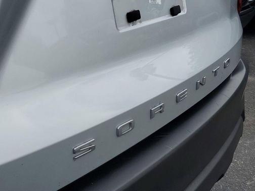 2022 Kia Sorento LX