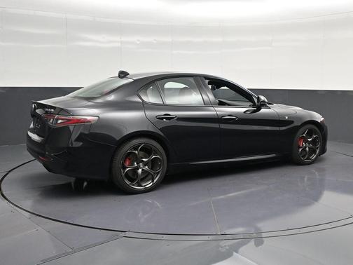 Black Metallic 2024 Alfa Romeo Giulia Ti