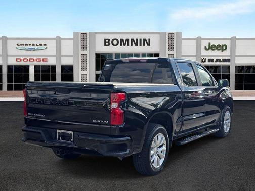 2022 Chevrolet Silverado 1500 Custom