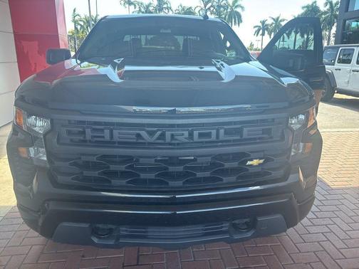 2022 Chevrolet Silverado 1500 Custom