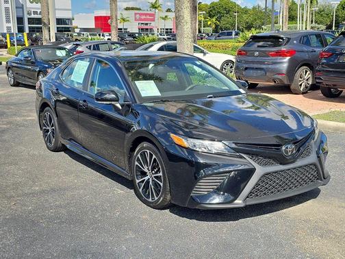 2020 Toyota Camry SE
