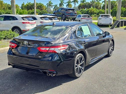 2020 Toyota Camry SE