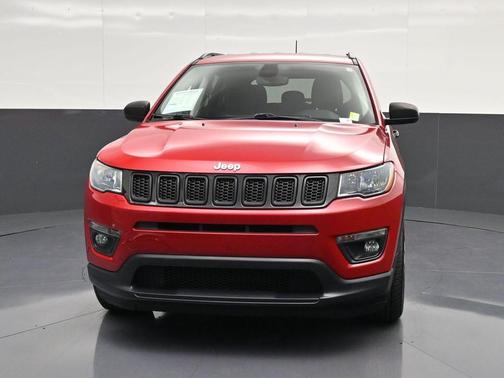 Red Line 2021 Jeep Compass Latitude