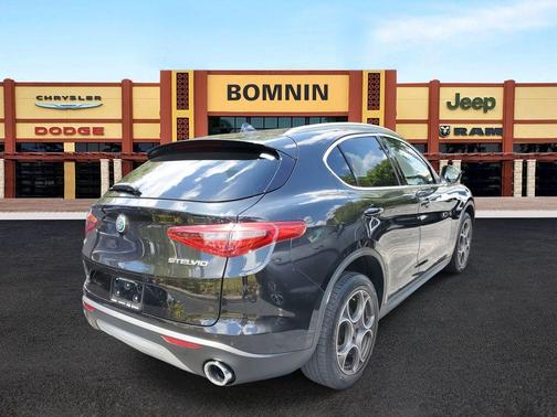 2018 Alfa Romeo Stelvio Base