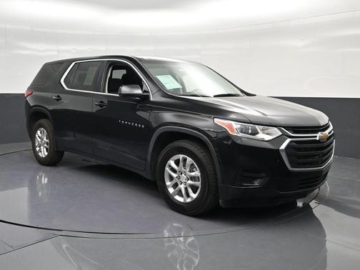Mosaic Black Metallic 2020 Chevrolet Traverse LS