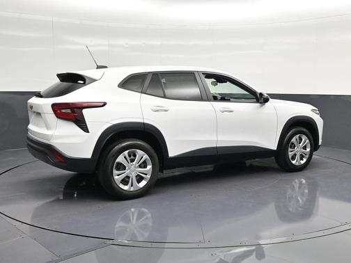 Summit White 2024 Chevrolet Trax LS