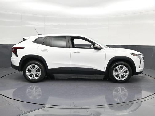 Summit White 2024 Chevrolet Trax LS