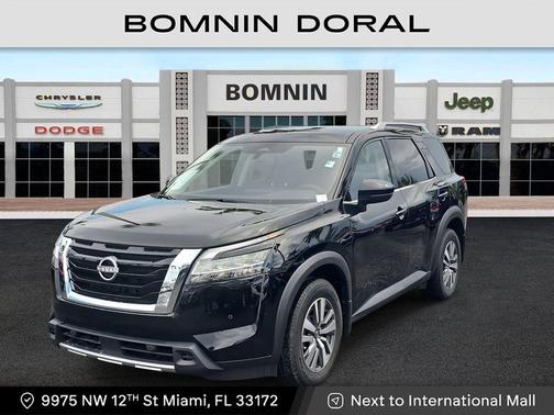 2024 Nissan Pathfinder SL