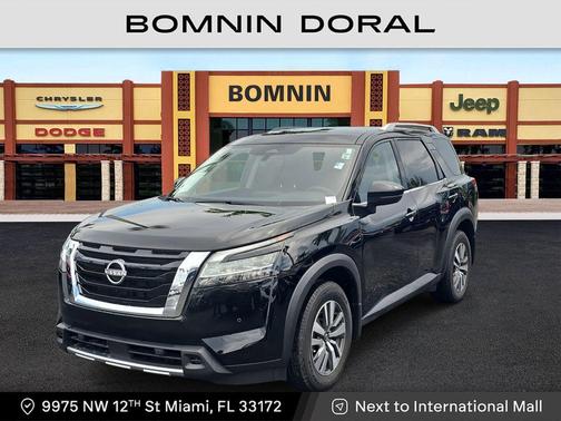 2024 Nissan Pathfinder SL
