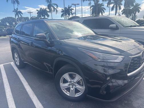 2023 Toyota Highlander LE