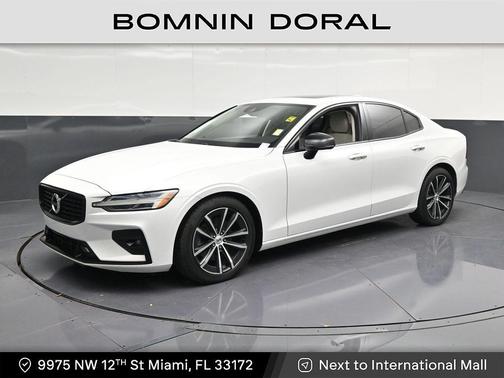 Crystal White 2021 Volvo S60 T5 Momentum