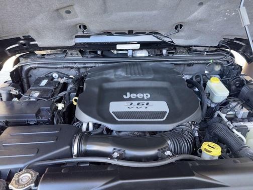 2013 Jeep Wrangler Sahara