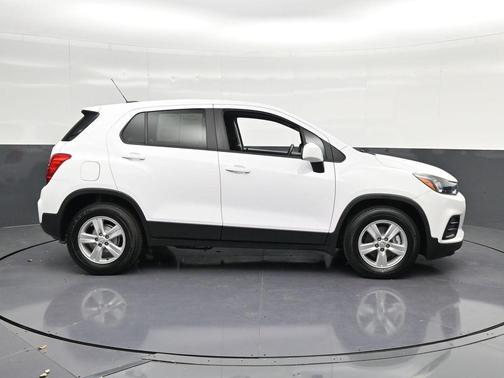 Summit White 2020 Chevrolet Trax LS