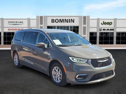 2023 Chrysler Pacifica Touring-L