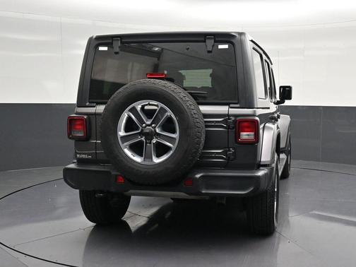 Granite Crystal Clearcoat Metallic 2018 Jeep Wrangler Unlimited Sahara