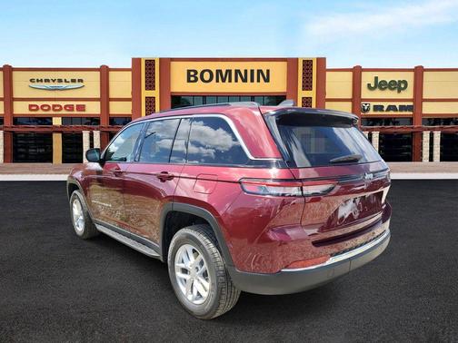 2025 Jeep Grand Cherokee Laredo