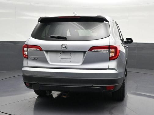 Gray 2019 Honda Pilot LX