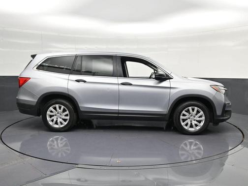 Gray 2019 Honda Pilot LX