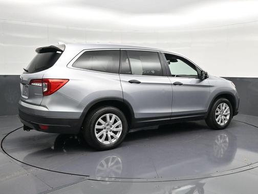 Gray 2019 Honda Pilot LX