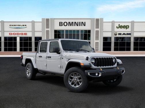 Bright White Clearcoat 2026 Jeep Gladiator 85th Anniversary Edition