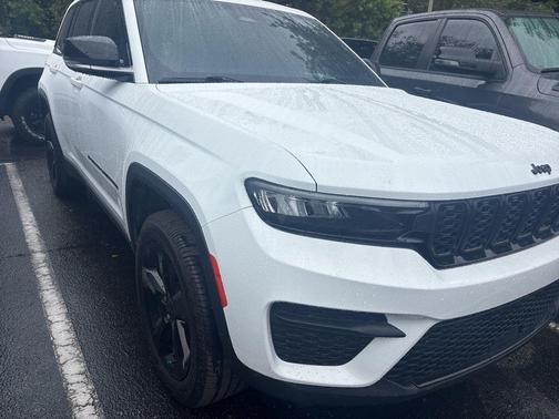 2022 Jeep Grand Cherokee Altitude