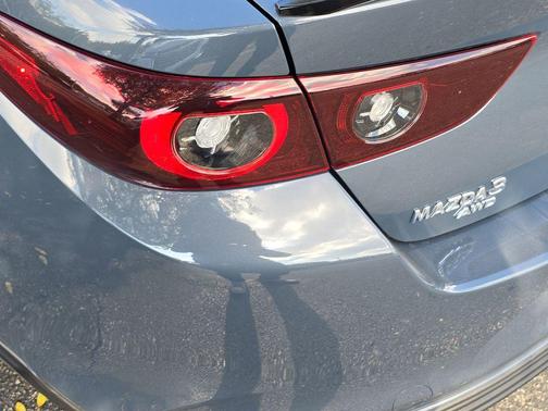 2024 Mazda Mazda3 Carbon Edition