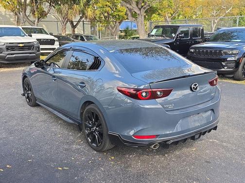 2024 Mazda Mazda3 Carbon Edition