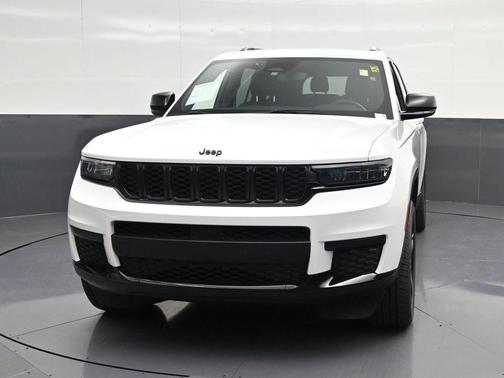 Bright White Clearcoat 2023 Jeep Grand Cherokee L Laredo