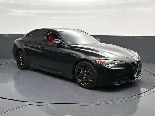 Black 2021 Alfa Romeo Giulia Base
