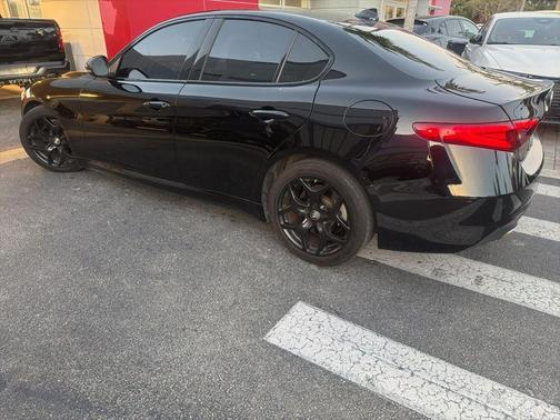 2021 Alfa Romeo Giulia Base